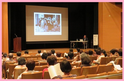 森英男監督による講演の様子の写真